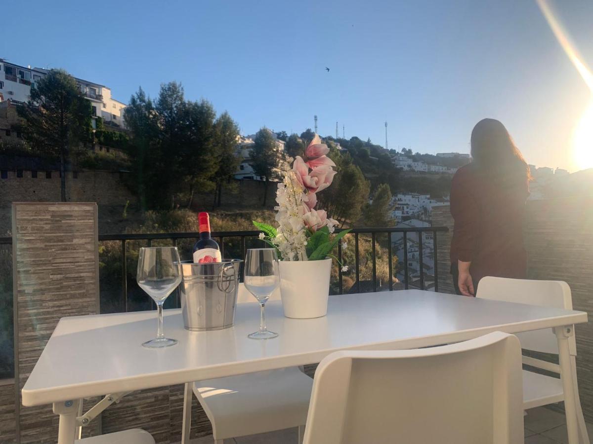 Ferienwohnung El Balcon De La Roca Setenil De Las Bodegas Exterior foto